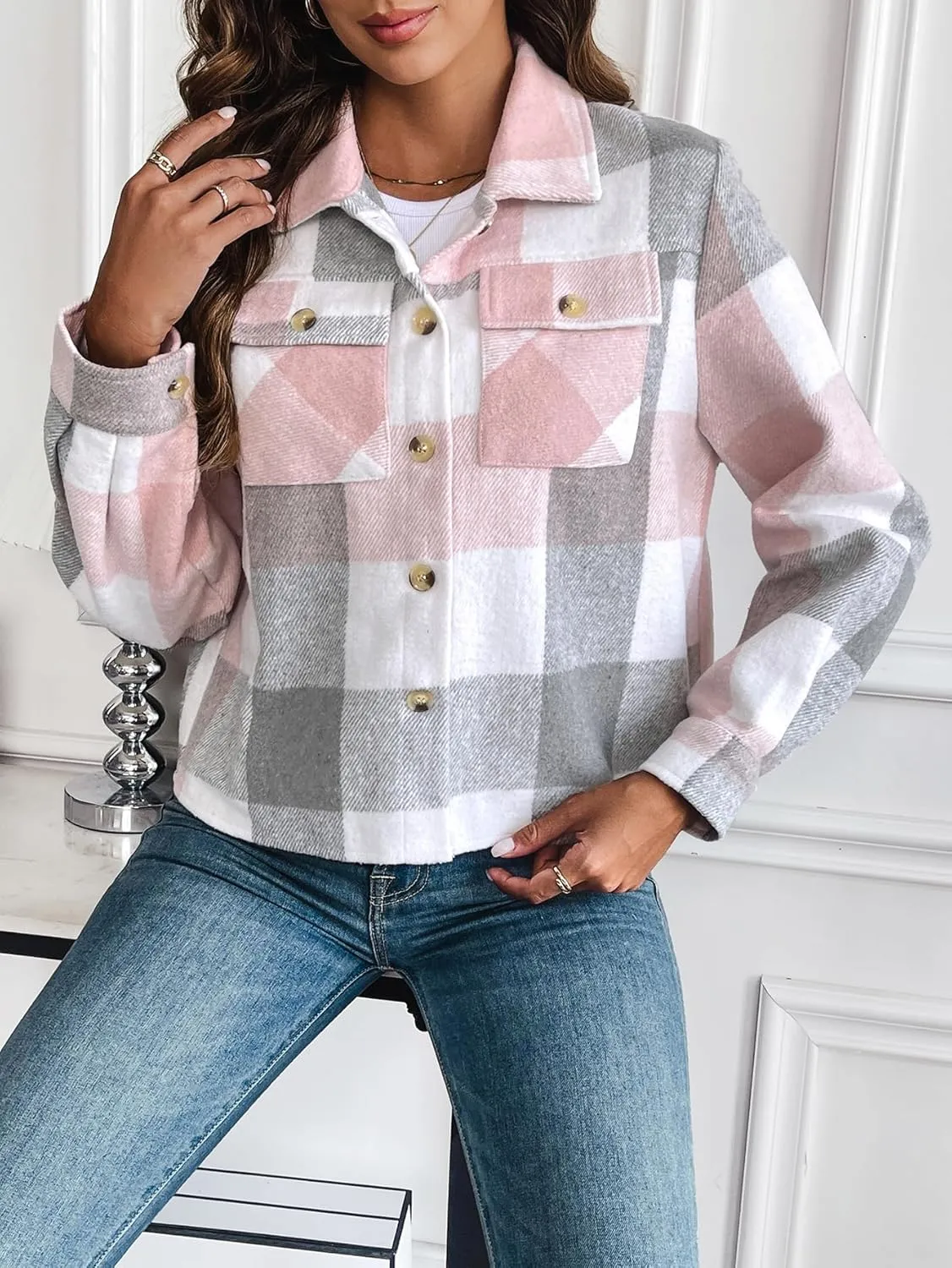 Zeagoo Flannels for Women Cropped Shacket Jacket Fashion Plaid Button Down Shirt 2025 Fall Coat Tops